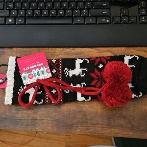 Novogratz Holiday Knit Wine Topper Reindeer And Snowflakes Black White Red